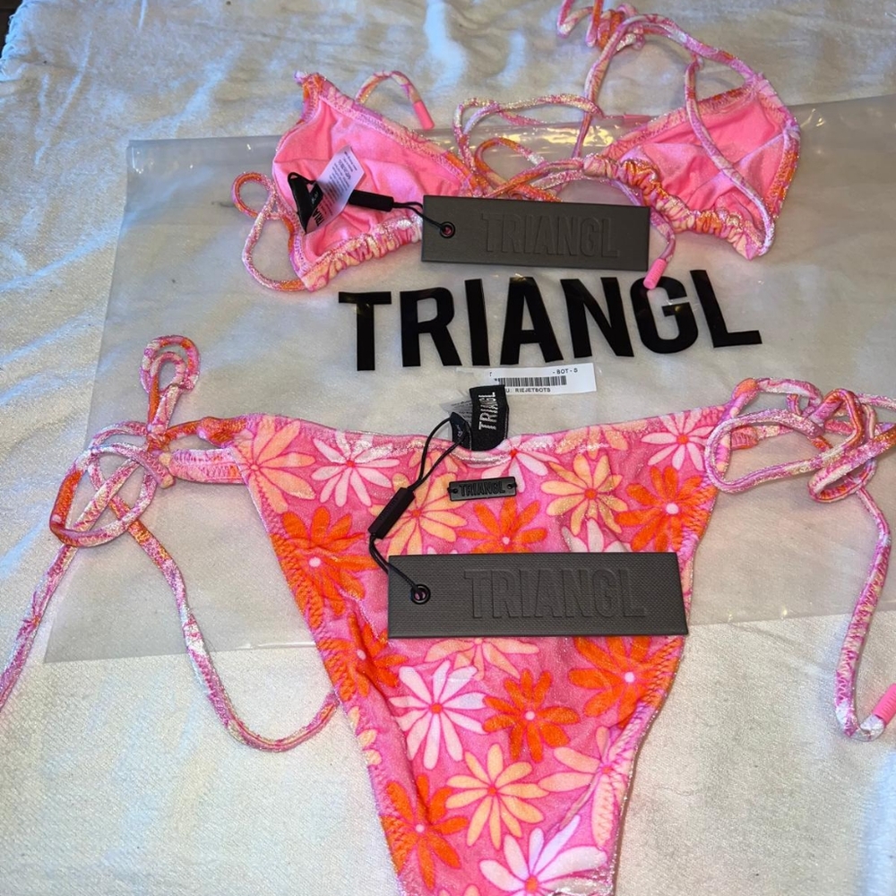 Triangl - Picture 2 of 2